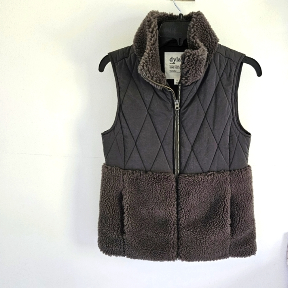 Dylan Wool Blend Gray Quilted and fleece vest